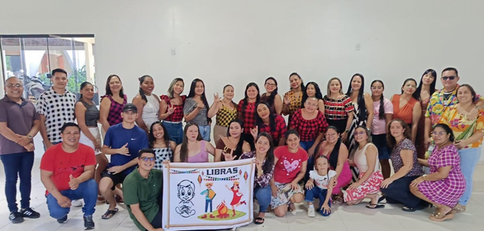 Alunos celebram encerramento do primeiro semestre do Projeto de Libras